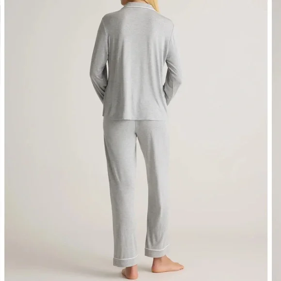NWT Quince Longsleeve Pajama Set Size Large in Heather Gray and White Piping - Picture 2 of 6